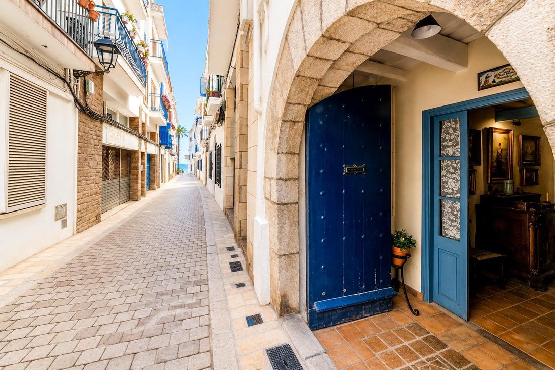 Villa in Sitges, Catalonia, Spain 2 - 18674695