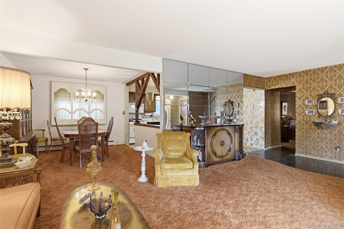 House in Smithtown, New York, United States 5 - 18677669