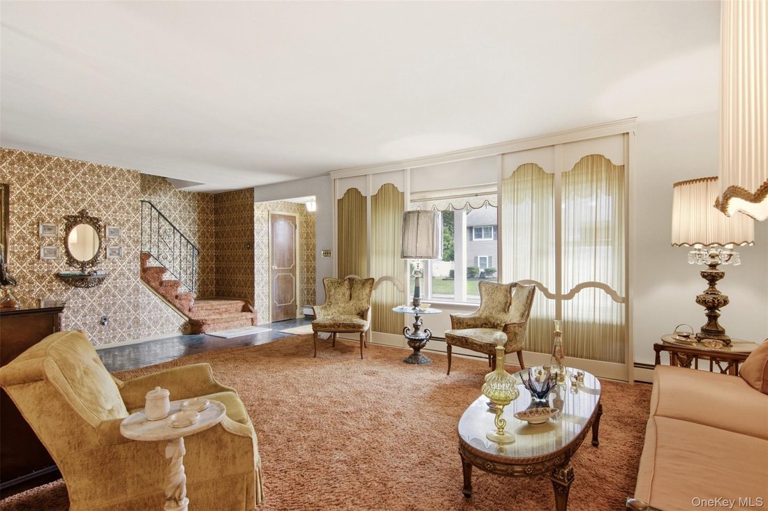 House in Smithtown, New York, United States 4 - 18677669