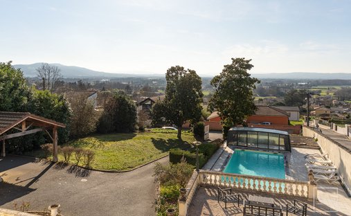 House in Centre Bourg, Neuville-sur-Saone, France 1