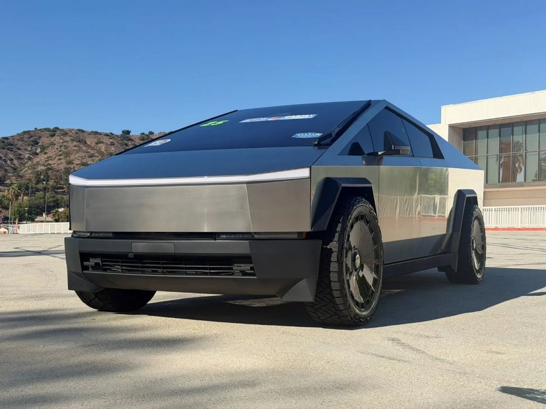 Pickup in Canoga Park, CA, United States 4 - 18678052