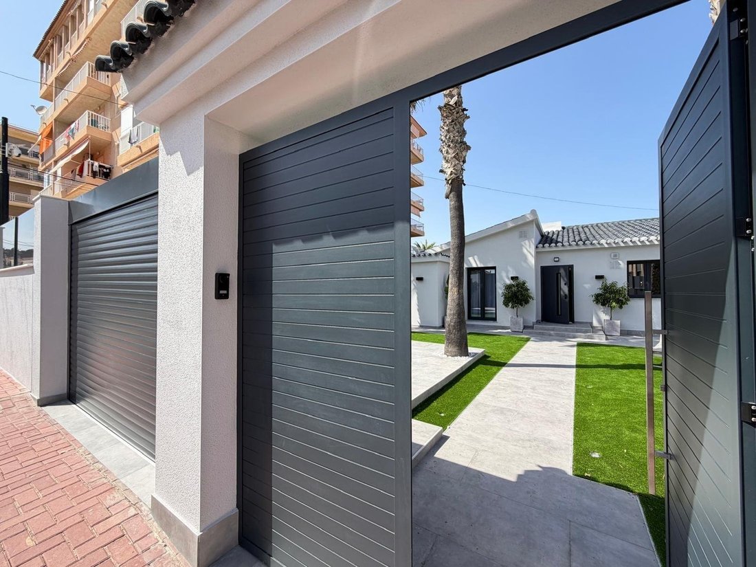House in Torrevieja, Valencian Community, Spain 2 - 18677960
