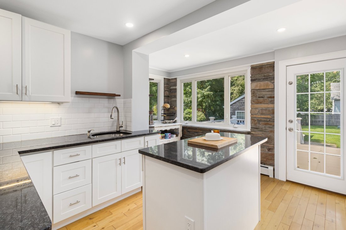 House in Barrington, Rhode Island, United States 3 - 18674416
