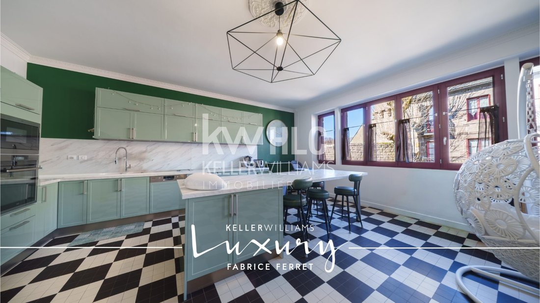 Casa en Besse-et-Saint-Anastaise, Auvernia-Ródano-Alpes, Francia 2 - 17913045