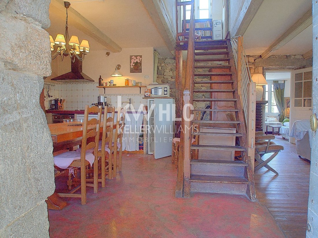 House in Saint-Sauves-d'Auvergne, Auvergne-Rhône-Alpes, France 5 - 17912670