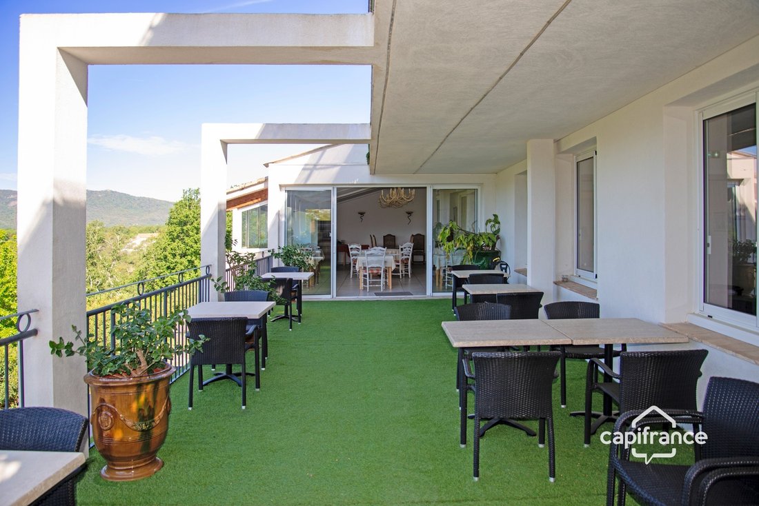 Villa in Bagnols-en-Forêt, Provence-Alpes-Côte d'Azur, France 4 - 16934031