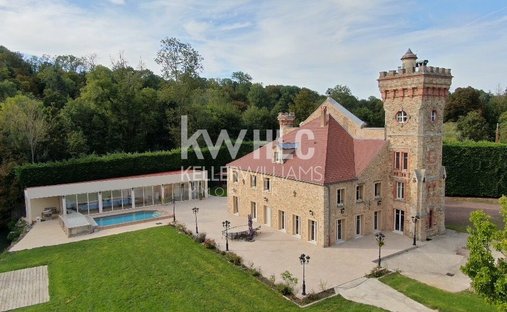 Chateau in Saints, Beautheil-Saints, France 1