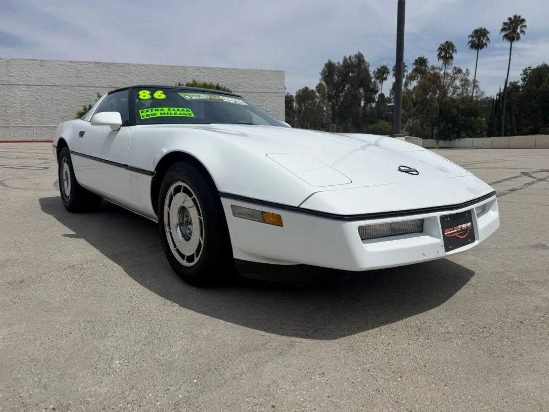 Coupe in Canoga Park, CA, United States 1 - 18678059