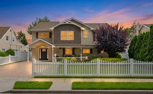 House in Levittown, New York, United States 1