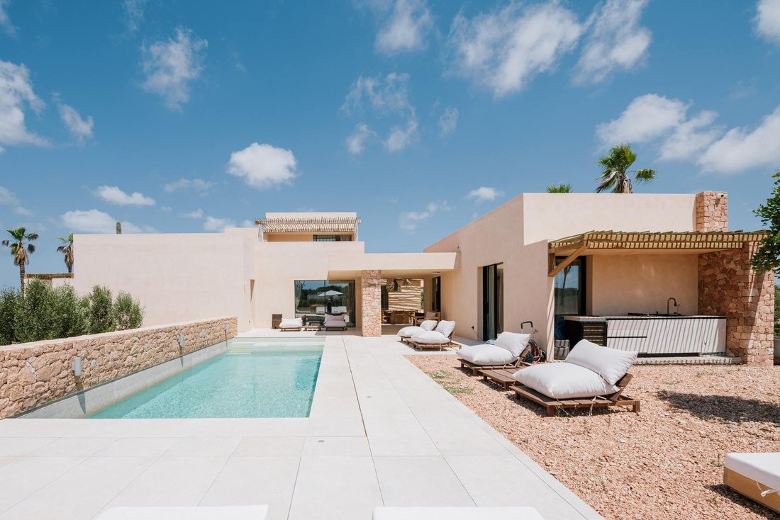 Villa in Santa Eularia des Riu, Balearic Islands, Spain 4 - 16989246