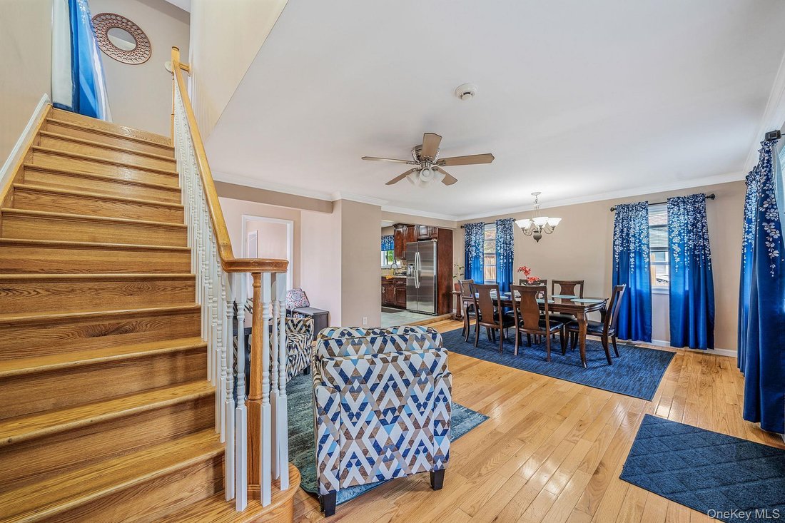 House in Port Jefferson Station, New York, United States 3 - 18677776