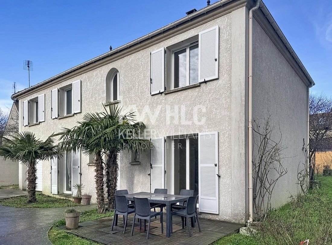 Casa en Osny, Isla de Francia, Francia 1 - 17912750