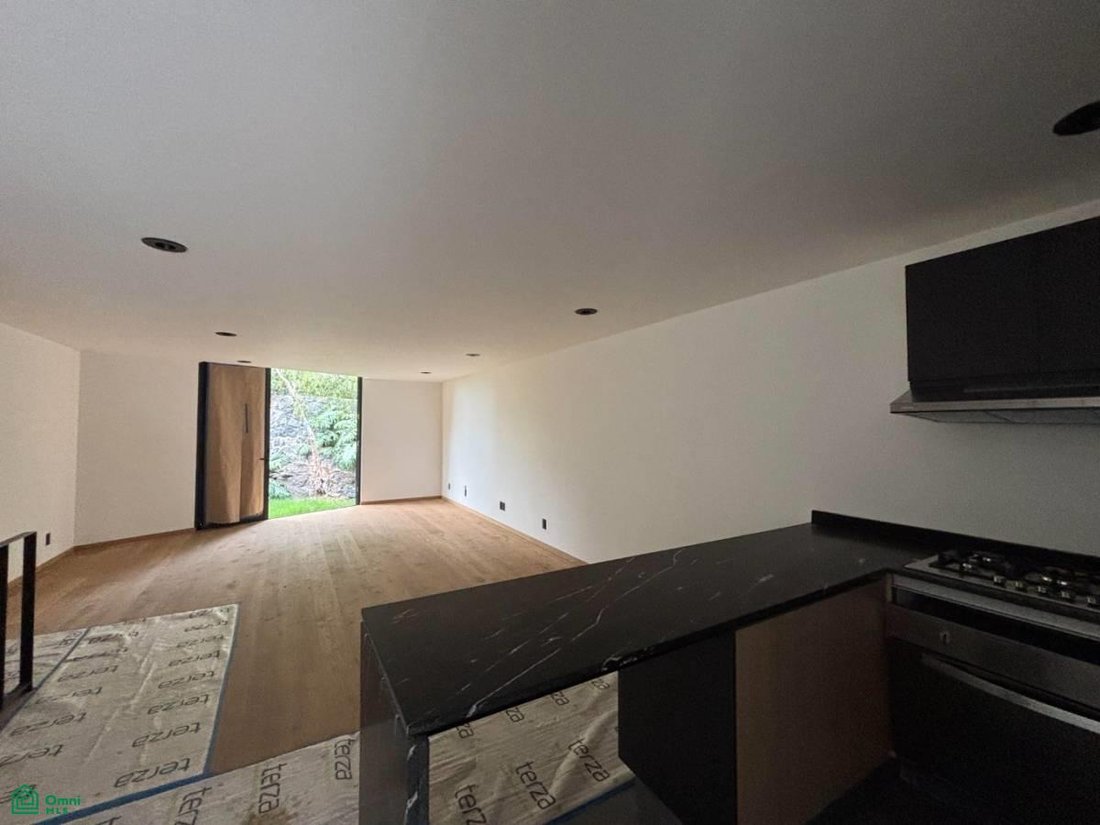 Townhouse in Santa Catarina Yecahuitzotl, Mexico City, Mexico 2 - 17972097