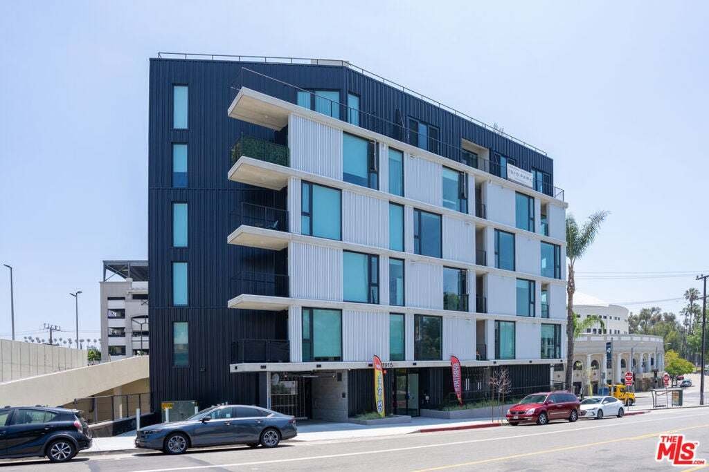 Los Angeles, California, United States 4 - 18676012
