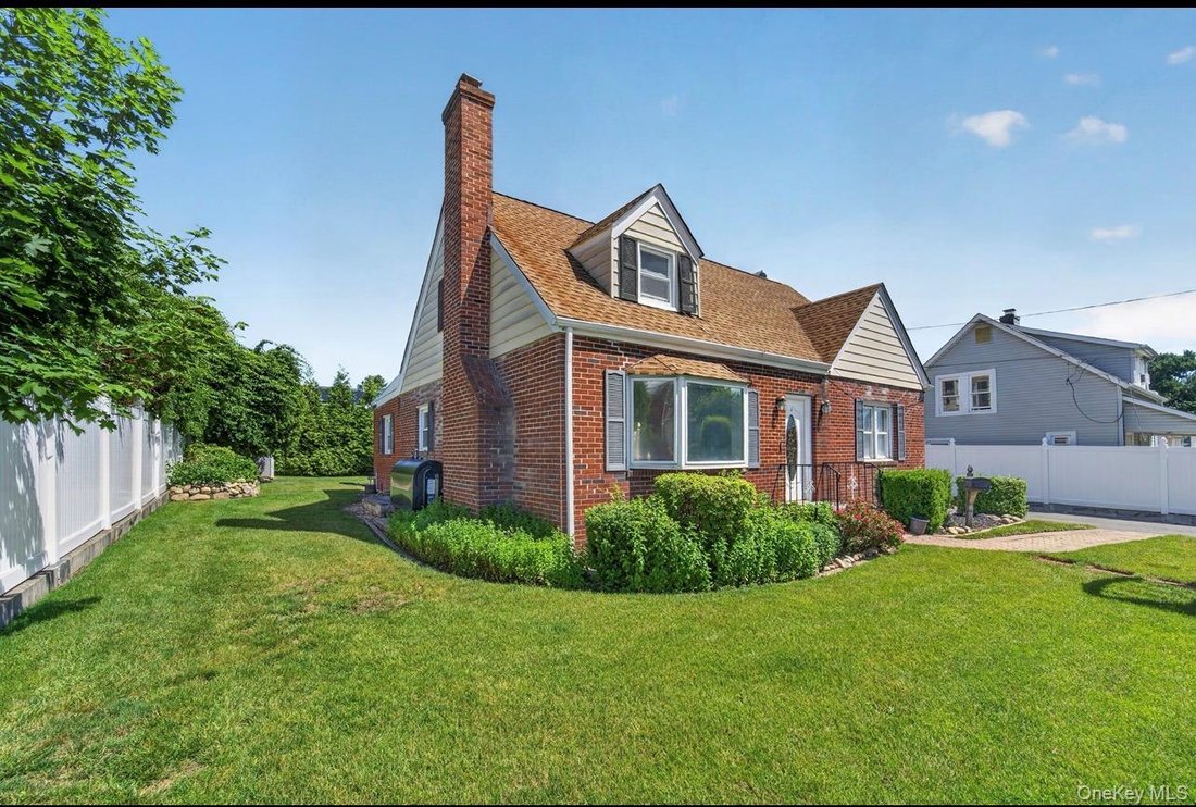 House in Huntington Station, New York, United States 4 - 18677628