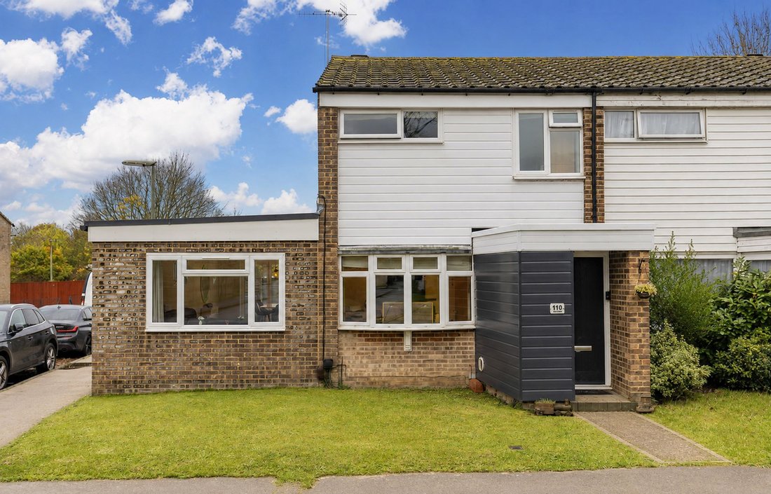 House in Horley, England 1 - 16666521