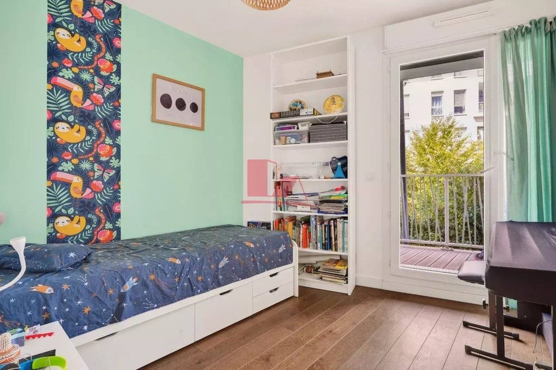 Apartment in Espaces Jeunes, Issy-les-Moulineaux, France 5 - 18391898