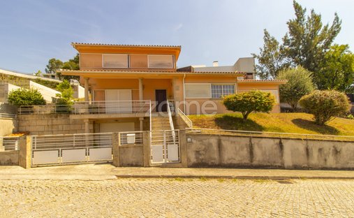 House in Este (Sao Pedro e Sao Mamede), Braga, Portugal 1