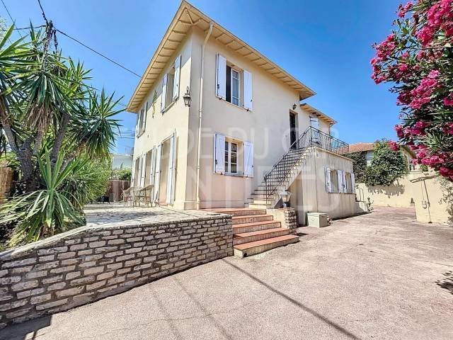 Villa in Fontmerle, Antibes, France 2 - 16404496