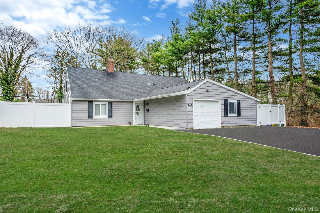 House in Islandia, New York, United States 2 - 18677671