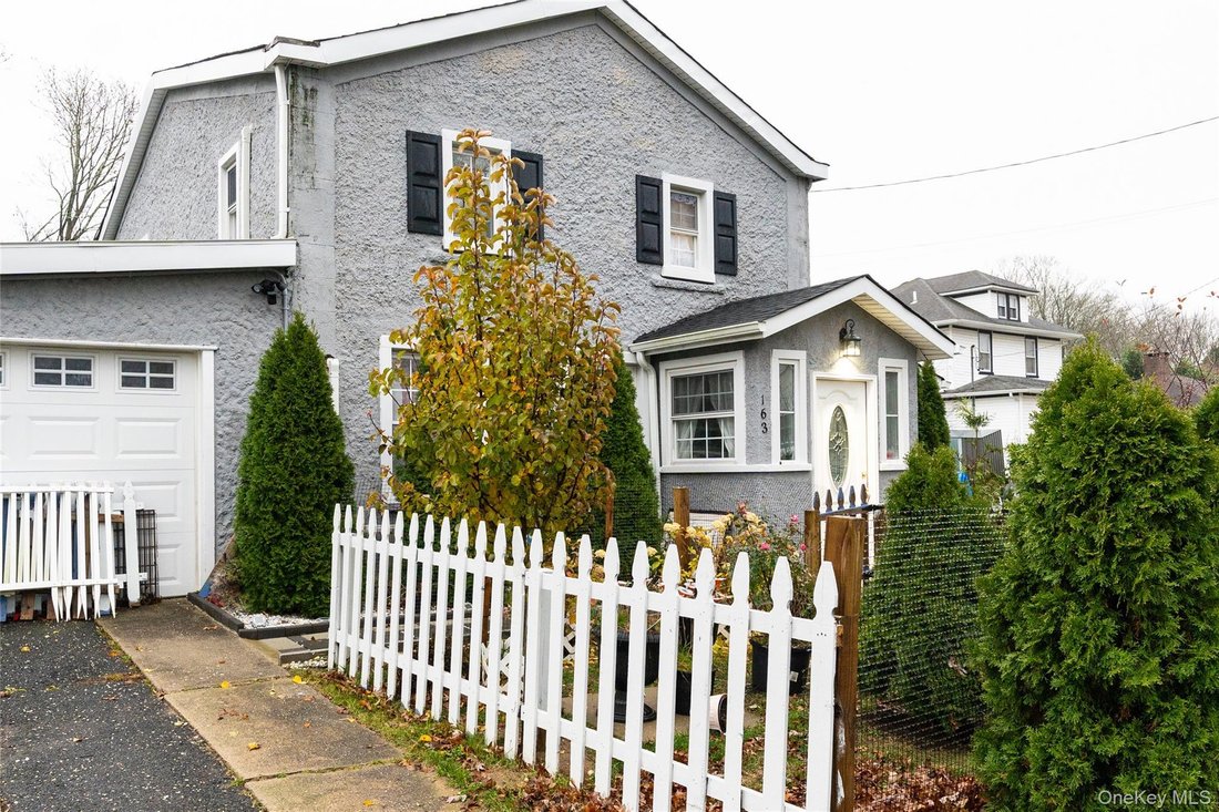 House in East Patchogue, New York, United States 2 - 18677678