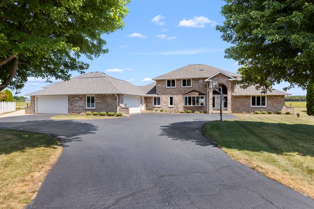 House in Poplar Grove, Illinois, United States 1 - 18678650