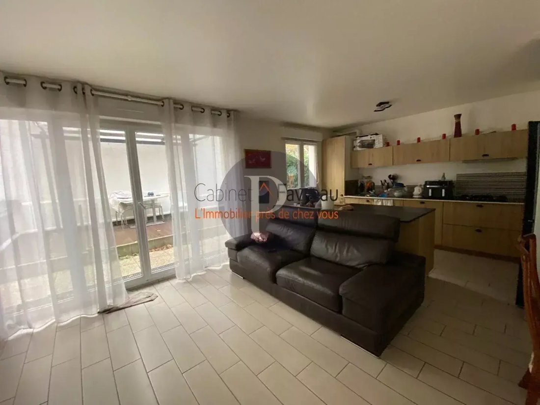 House in Villejuif, Ile-de-France, France 2 - 17753027