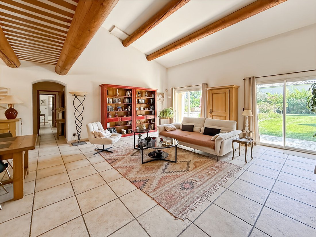 Villa in Noves, Provence-Alpes-Côte d'Azur, France 3 - 18678140
