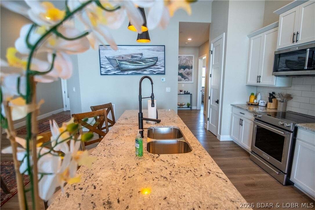 Condo in Sunrise Beach, Missouri, United States 2 - 18675766