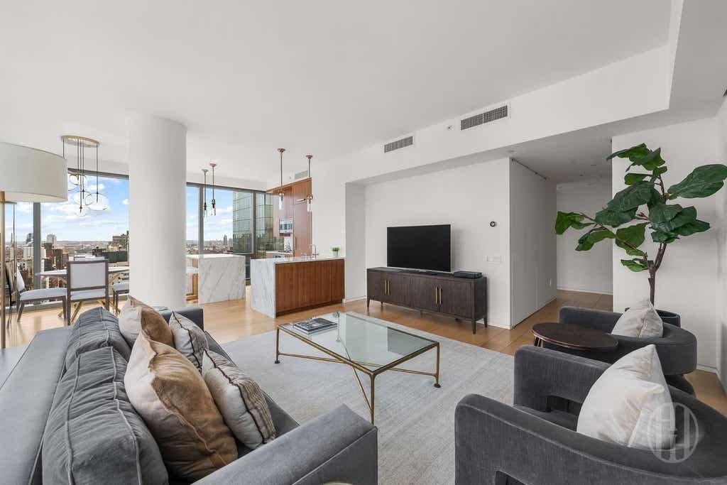House in New York, New York, United States 3 - 17998682