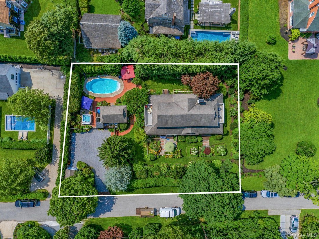 House in East Quogue, New York, United States 2 - 18677433