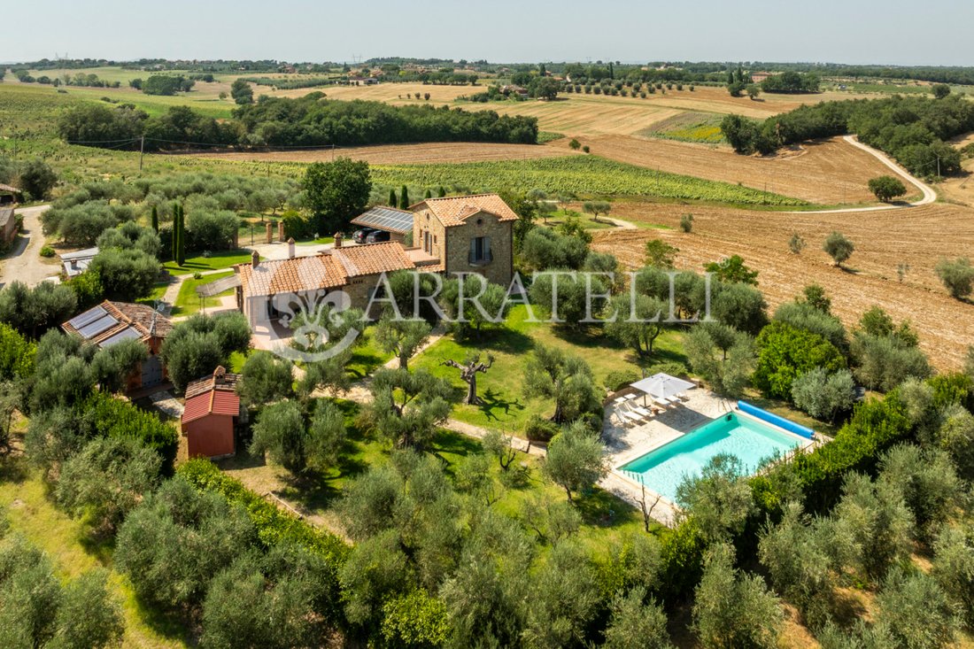 Country House in Castiglione del Lago, Umbria, Italy 4 - 18676418