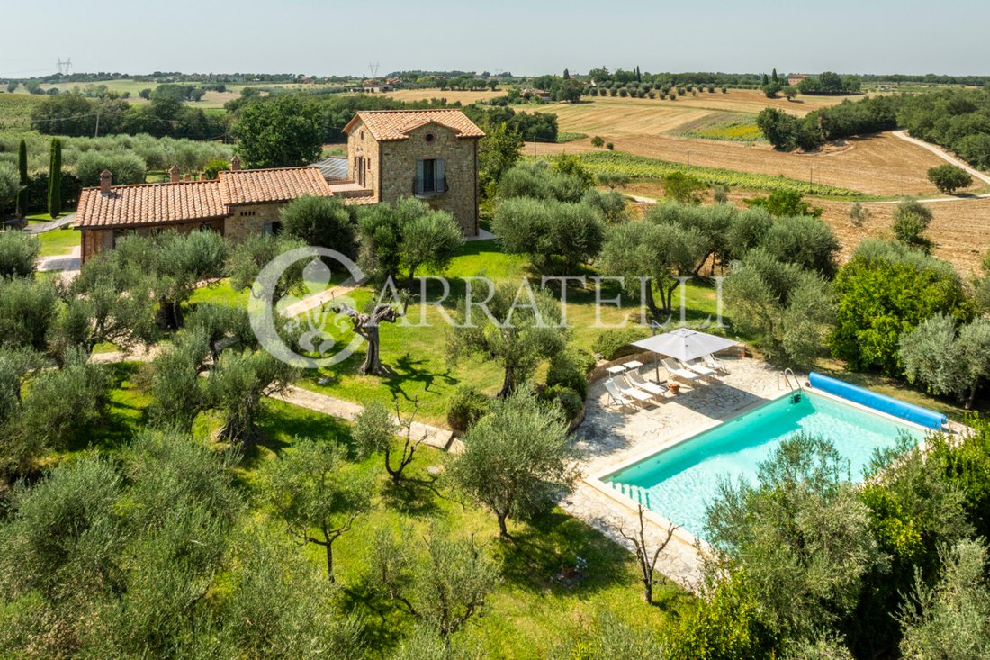 Country House in Castiglione del Lago, Umbria, Italy 2 - 18676418