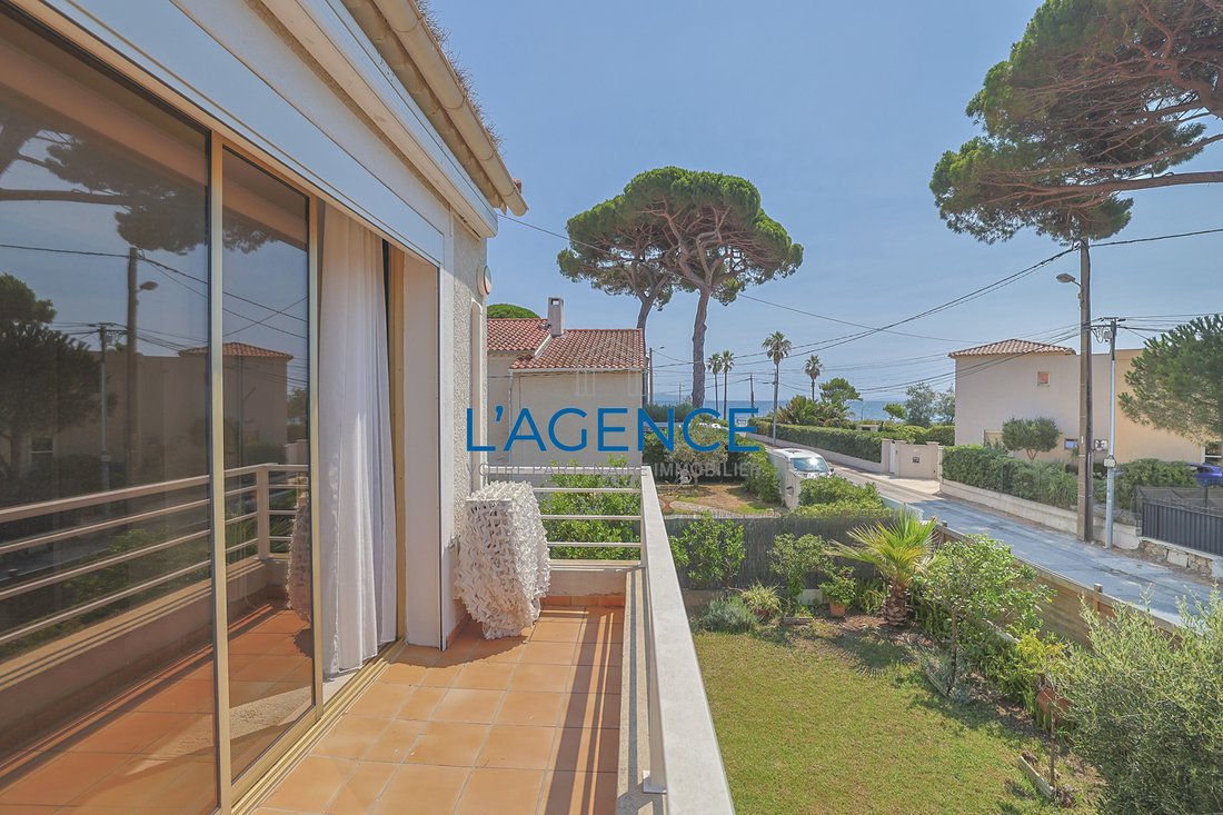 House in Hyeres, Provence-Alpes-Côte d'Azur, France 4 - 18674881