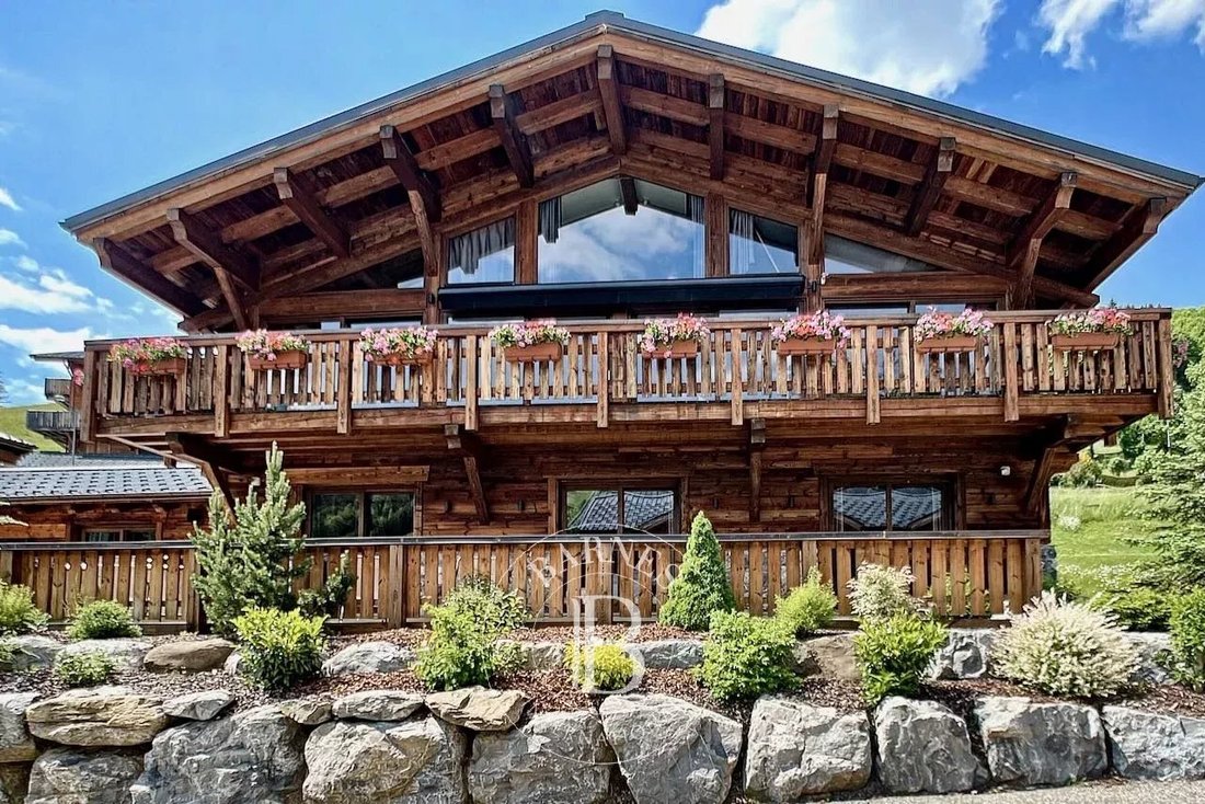 Chalet in Les Gets, Auvergne-Rhône-Alpes, France 1 - 18675022