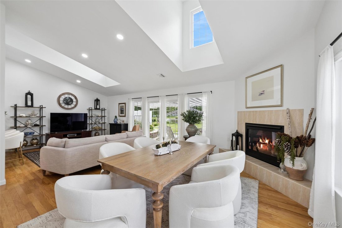 Condo in Jamesport, New York, United States 3 - 18677531