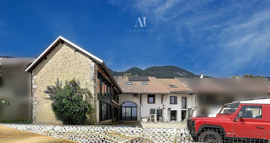 House in Collonges, Auvergne-Rhône-Alpes, France 1 - 18678403