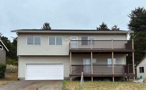 House in Waldport, Oregon, United States 1