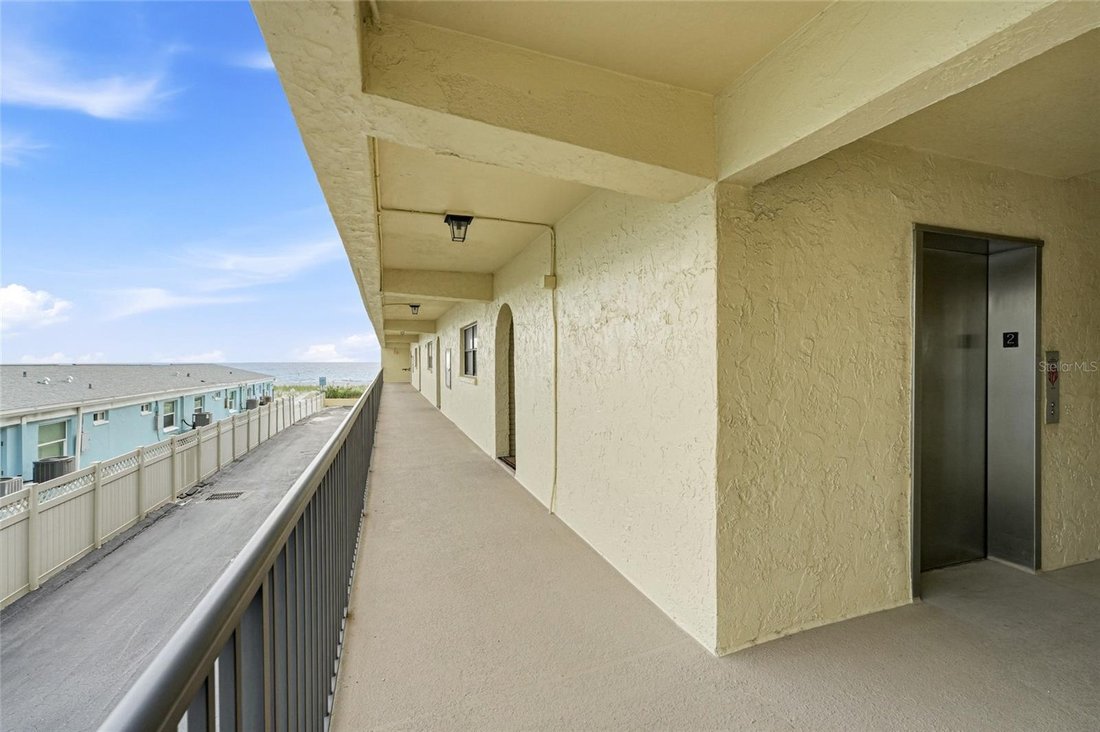 Condo in Belleair Beach, Florida, United States 5 - 18677728