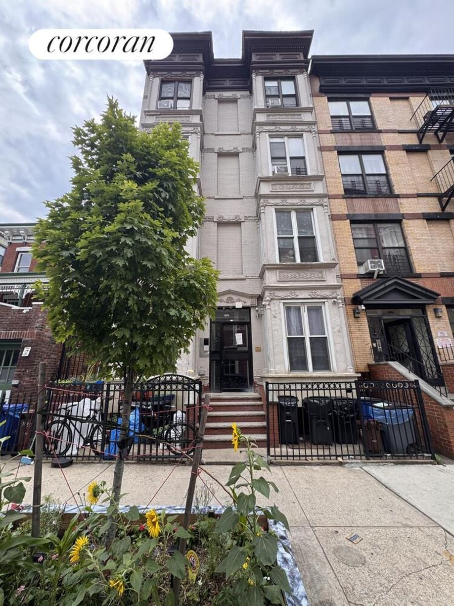 House in New York, New York, United States 1 - 18674499