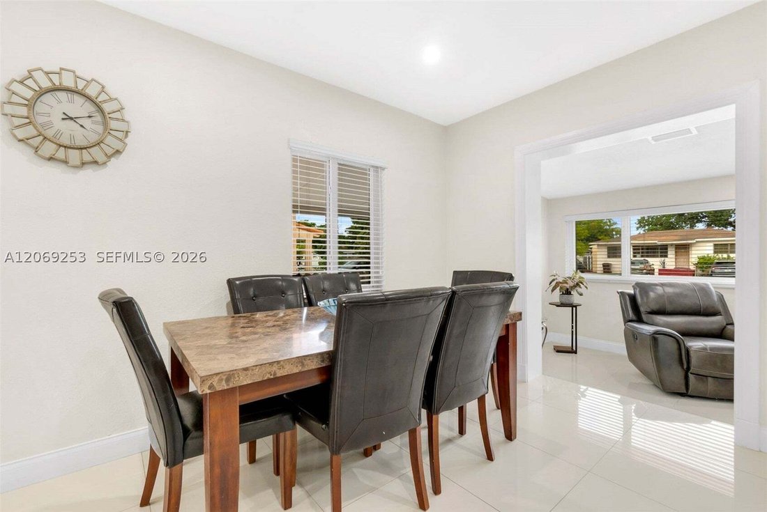 House in Hialeah, Florida, United States 5 - 18676865