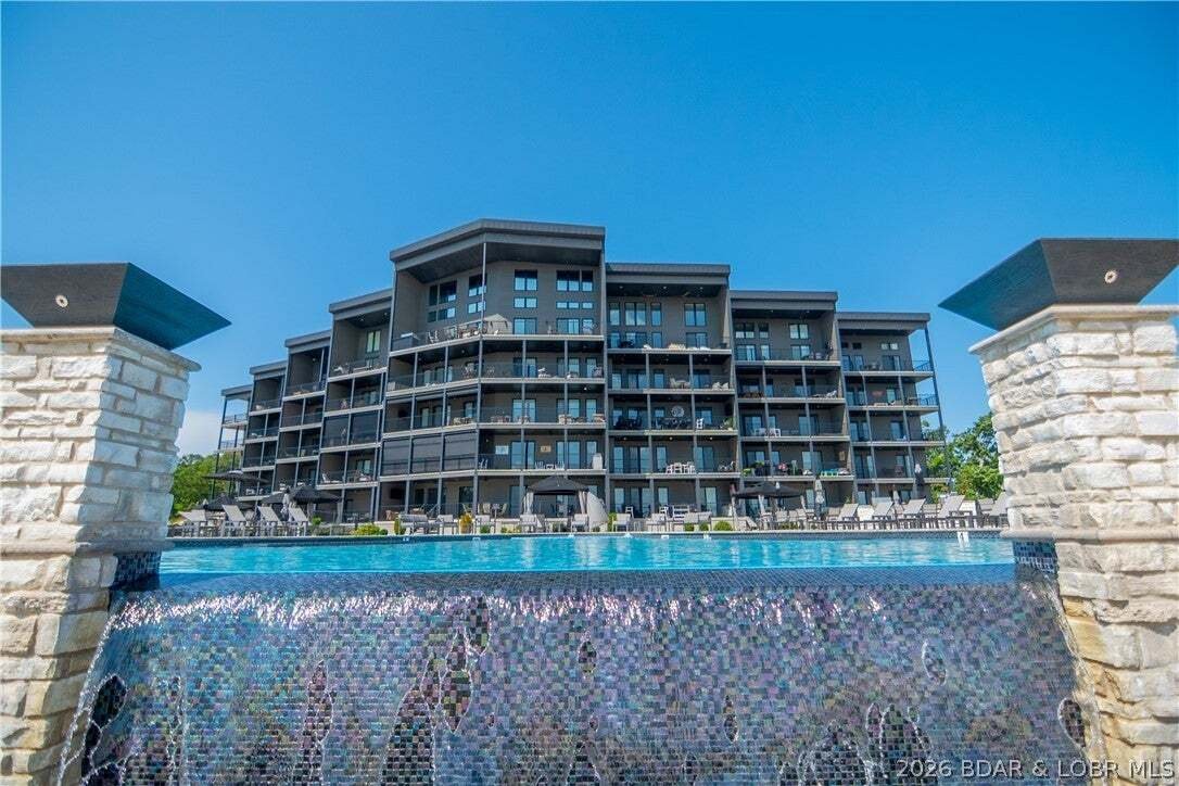 Condo in Sunrise Beach, Missouri, United States 1 - 18675766