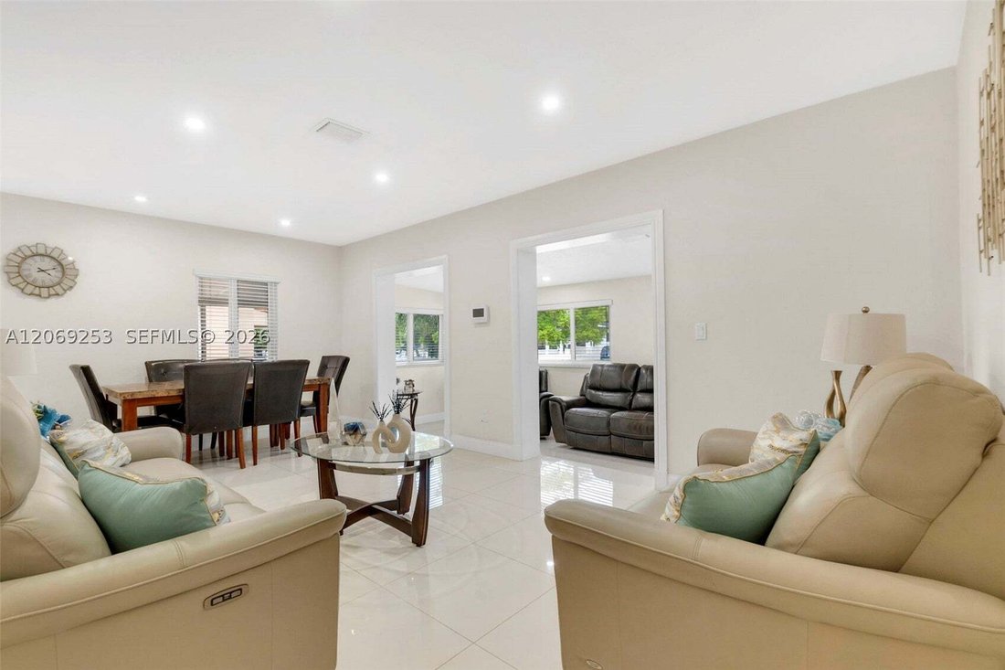 House in Hialeah, Florida, United States 2 - 18676865