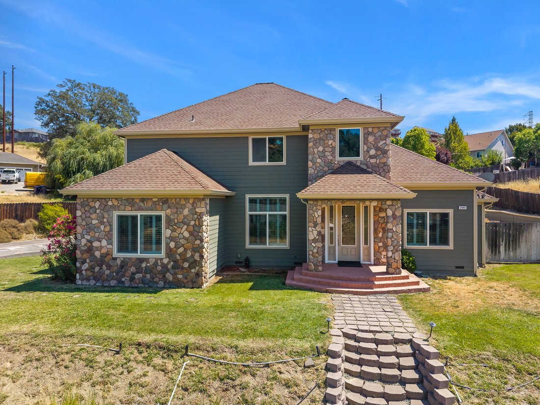 House in Ukiah, California, United States 1 - 18674934