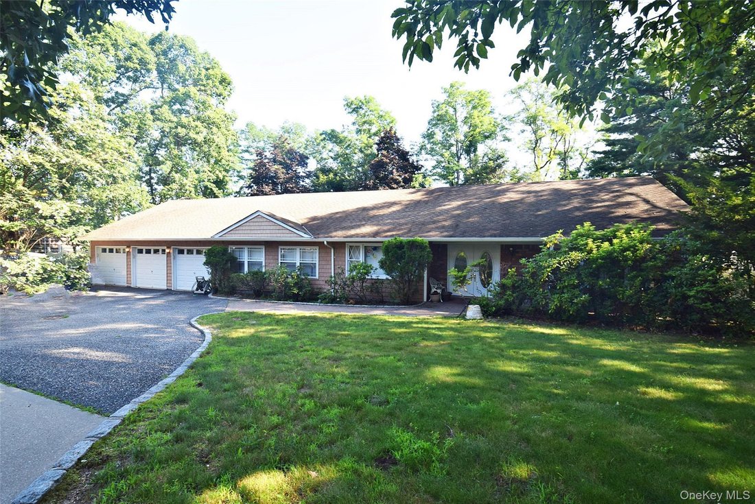 House in Smithtown, New York, United States 1 - 18677426