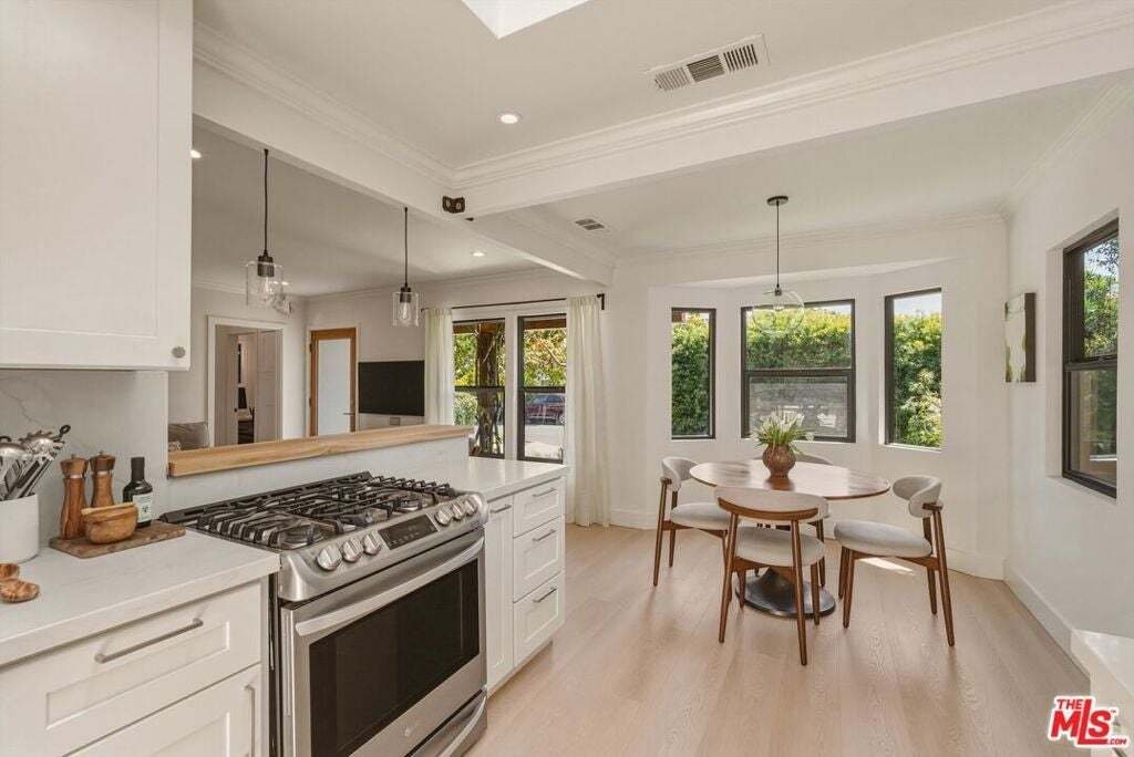 House in Los Angeles, California, United States 4 - 18675979