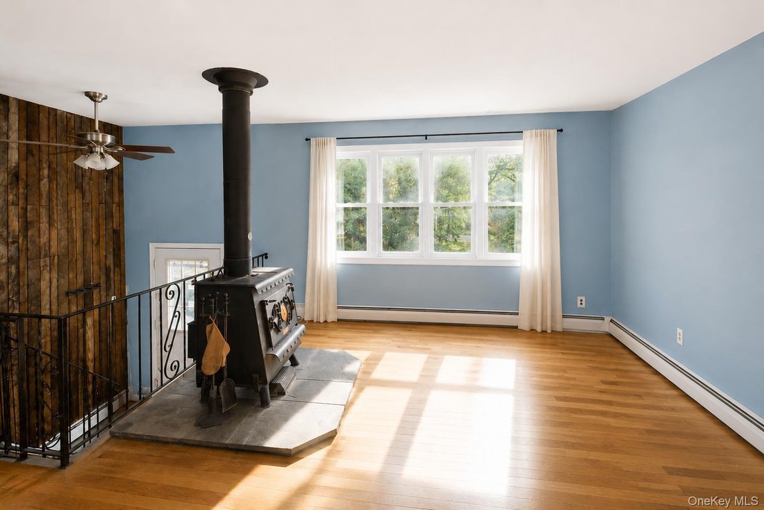 House in Smithtown, New York, United States 4 - 18678293