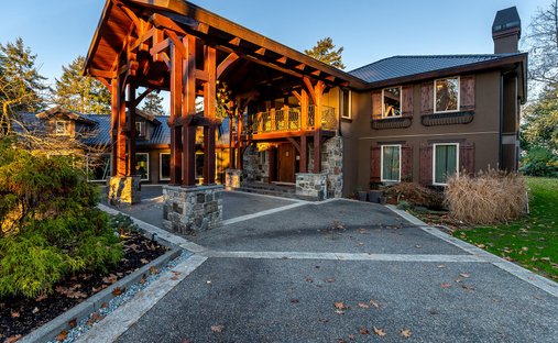House in Parksville, British Columbia, Canada 1