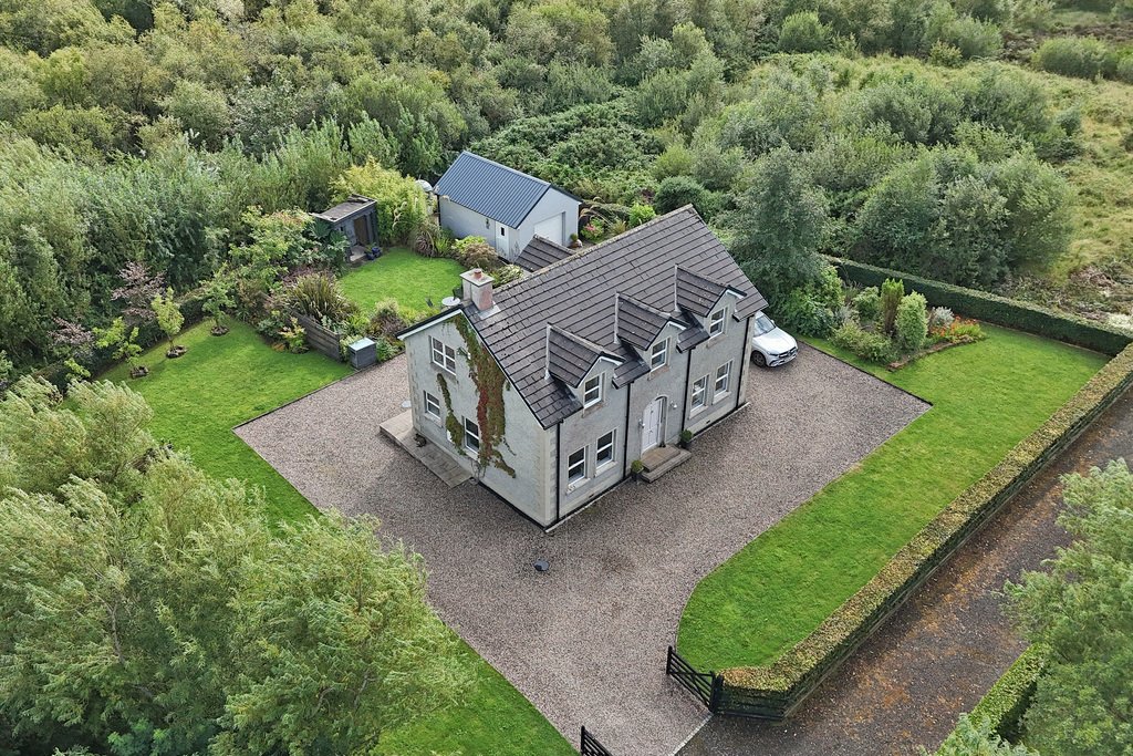 House in Bushmills, Northern Ireland 3 - 18674609