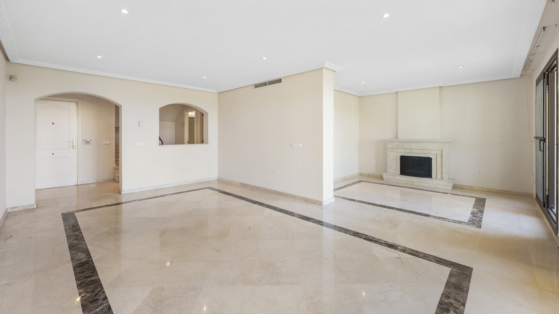 Apartment in Benahavis, Andalusia, Spain 4 - 18675884